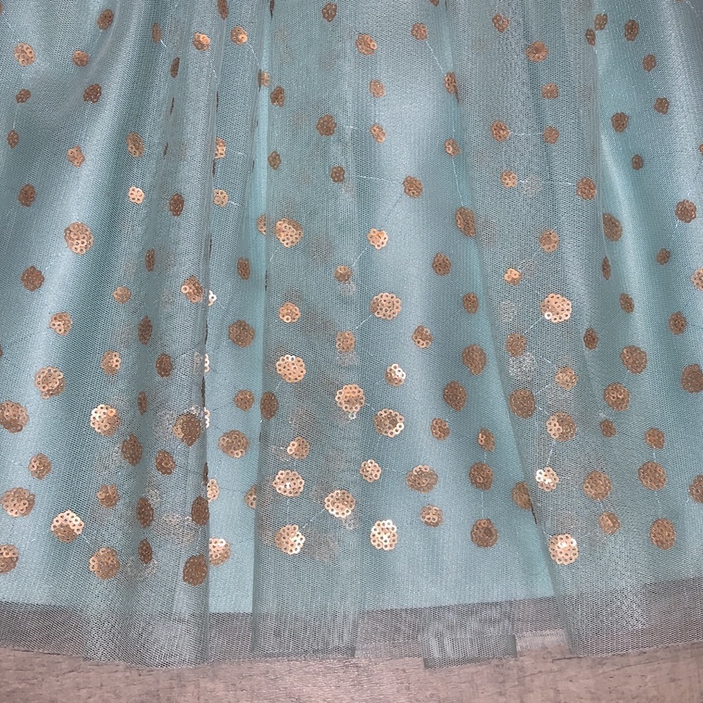 Beautiful Girls Dress! - Picture 4 of 7